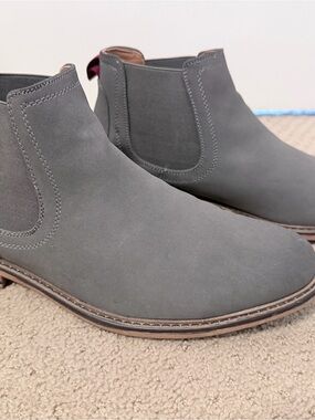 Steve Madden Gray and Brown Chelsea Boots with Pink Pull Tab